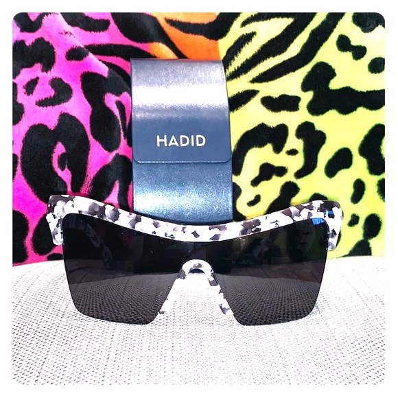 Hadid eyewear Passport Control sunglasses - Picture 1 of 8